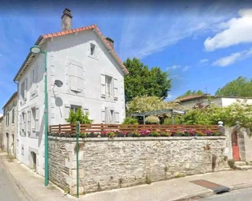 Montemboeuf Centre Town House Free Wifi Villa Exterior photo